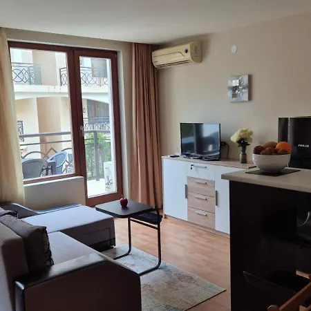 Oasis With Balcony And Underground Parking Available In Iglika, Golden Sands דירה
